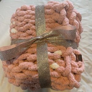 Baby Chunky Knit Blanket with Hearts